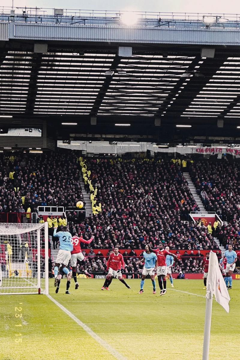 德罗巴迎来七赛季高光表现，曼联球迷沸腾！